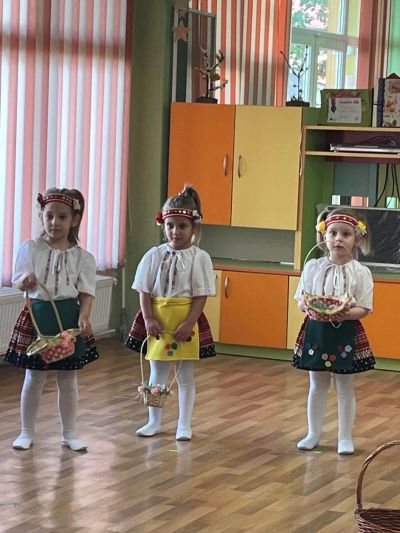 eTwinning проект „Великденски традиции и обичаи“ 2024 г.  "Easter Traditions and Customs" 2024 г.  10